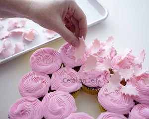 Alat Hias Kue Single Holly Leaf Plunger