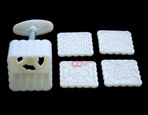 CJ Cetakan Moon Cake Kotak 100 gr 4 Set