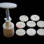 CJ Cetakan Moon Cake Bulat 25 gr 8 Set